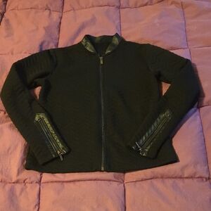 Avon Quilted Black Moto Jacket w Sleeve Zippers & Faux Leather Trim Size Small